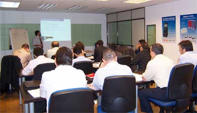 Aspecto del curso de Kainos sobre la calidad del suministro el�ctrico celebrado el a�o pasado en sus instalaciones de Cornell� de Llobregat...