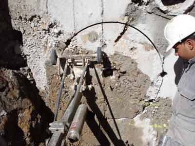 Corte con hilo circular de Alco en las obras de canalizaci�n de Lleida