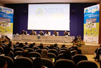 Almost 1,200 people were present in the papers and parallel events of Biptima 2009