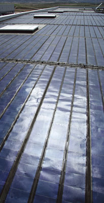 Los paneles solares flexibles son fcilmente manejables y permiten cumplir con los requisitos del CTE en cuanto a la contribucin fotovoltaica mnima...
