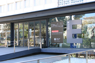 Miembros del Ayuntamiento de Barcelona, Generalitat de Catalunya, empresas inmobiliarias...