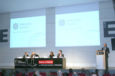 Los directivos de Jones Lang LaSalle Jordi Toboso, Elena Torres, Xavier Cotet y Luis Guardia participaron como ponentes en el foro...