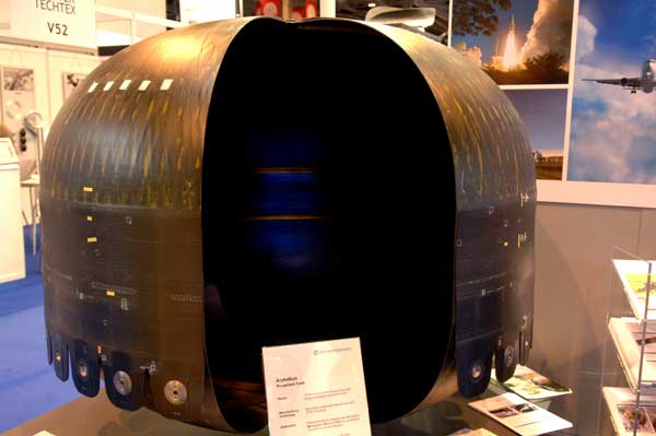 Tanque propulsor para satlites en fibra de carbono con liner interior de titanio