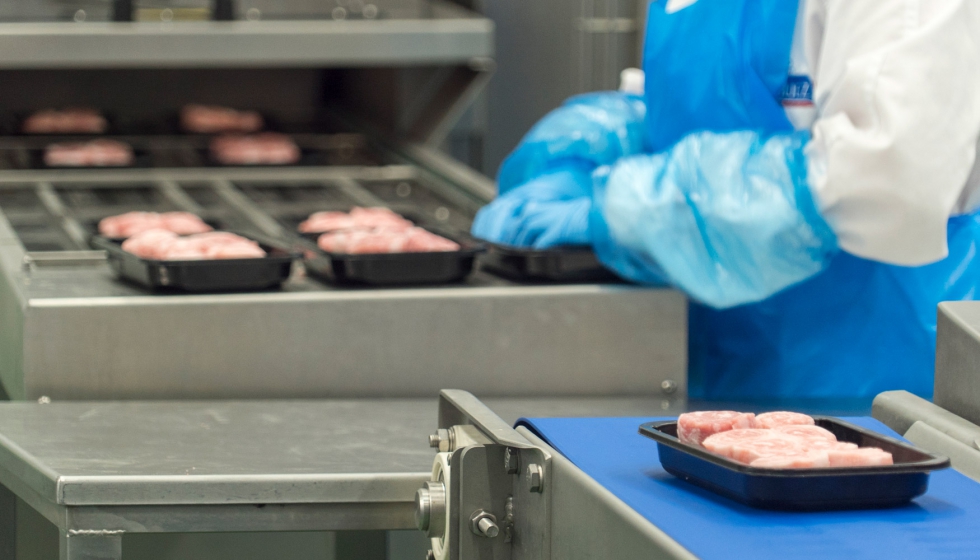 La marca de cerdo ibrico fresco gourmet consolida 150 profesionales en granjas y 165 en especializacin de despiece y corte de la carne...