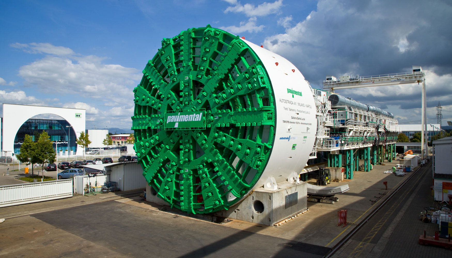 Con 15,87 metros de dimetro, sta es la tuneladora ms grande usada hasta ahora en Europa