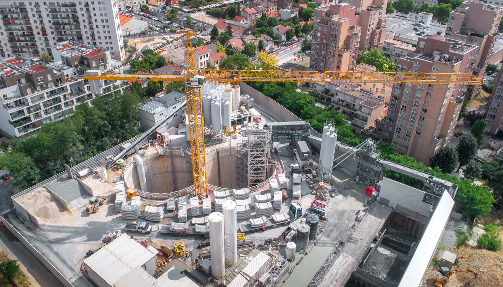 Varias gras 1000 EC-H 40s est actualmente operando en las obras del Grand Paris las 24 horas del da