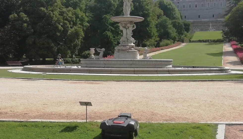 El Grupo de Empresas Internaco ha instalado tres robots cortacsped de ltima generacin en el Palacio Real y en el Campo del Moro de Madrid...