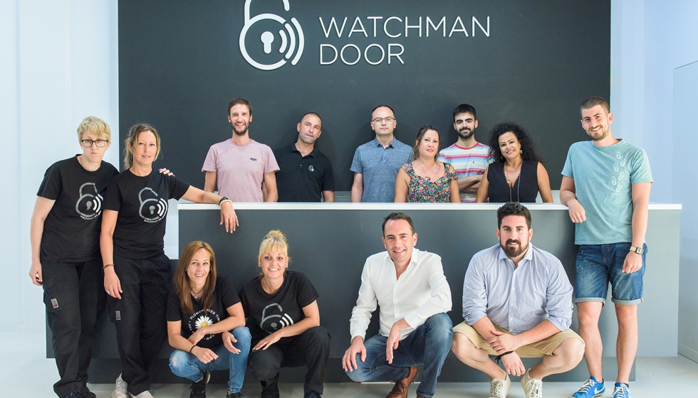 Parte del equipo de Watchman Door