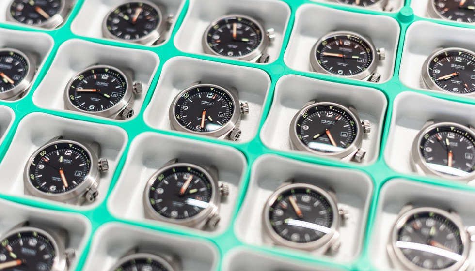 La gran demanda y el lanzamiento de la produccin de seis nuevos diseos de reloj exigan el aumento de la capacidad de produccin de Bremont...