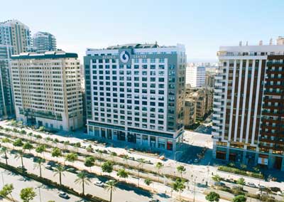 La superficie contratada se ha reducido en un 39%. En la imagen, Geminis Center, ubicado en el centro neur�lgico empresarial de Valencia...