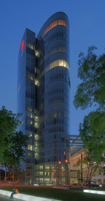 Las ca�das m�s bruscas en superficie ocupada se han dado en D�sseldorf (54.000 m2 -52%) y Munich (128.000 m2 -46%)...