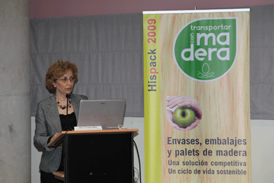 Carmen Daz explicando la normativa fitosanitaria NIMF-15 en Espaa