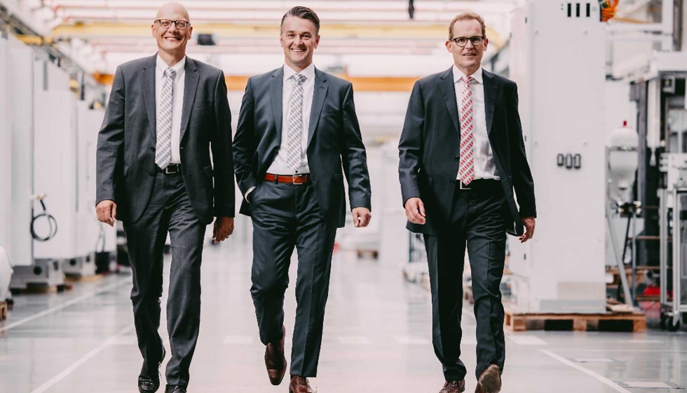 De izq. a dcha.: Markus Schmolz (CFO SW), Jrg Schmauder (nuevo CSO SW), Stefan Weber (CTO SW). Foto: Schwbische Werkzeugmaschinen GmbH...