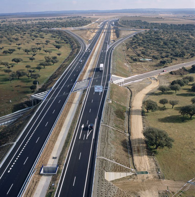 Imagen de la Autova de la Plata, tramo de Salamanca-Cuatro Calzadas, uno de los ltimos proyectos en obra civil desarrollados por Copisa...