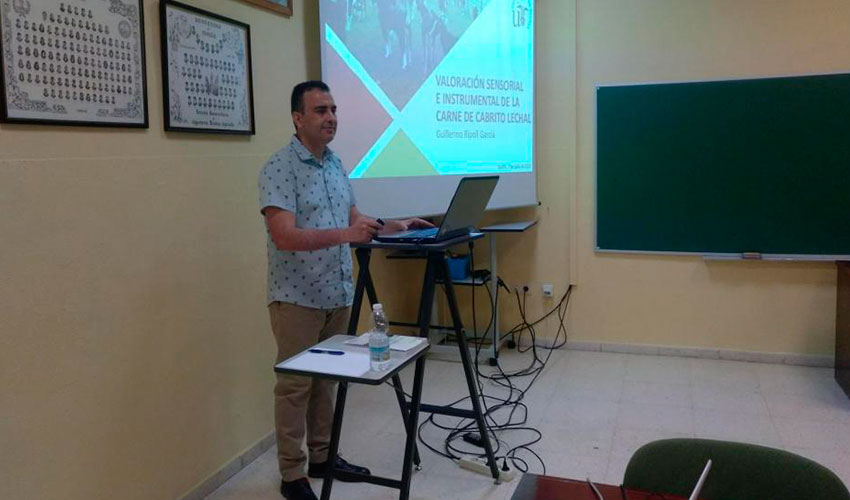 Guillermo Ripoll presenta su tesis doctoral calificada como sobresaliente cum laude