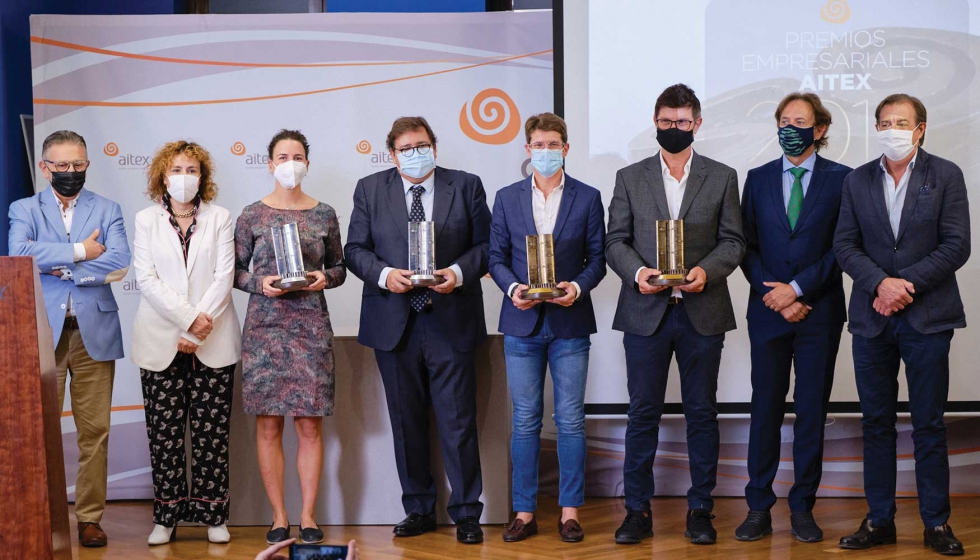 Autoridades presentes y ganadores de los Premios Empresariales Aitex 2019