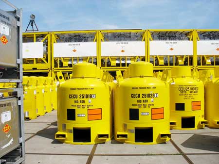 Tank-containers under pressure of 2,500 litres for highly hazardous chemicals