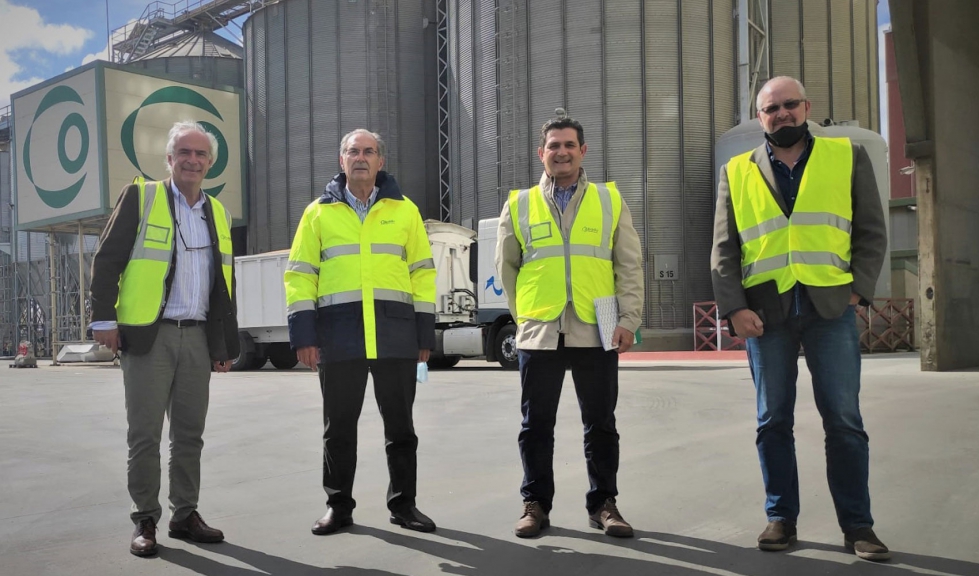 Juan Carlos Castillejo (MSD), Rafael Snchez Olea (Cobadu), Alfredo Romero (MSD) y Jos Juan Patio (MSD), en la visita a la cooperativa...