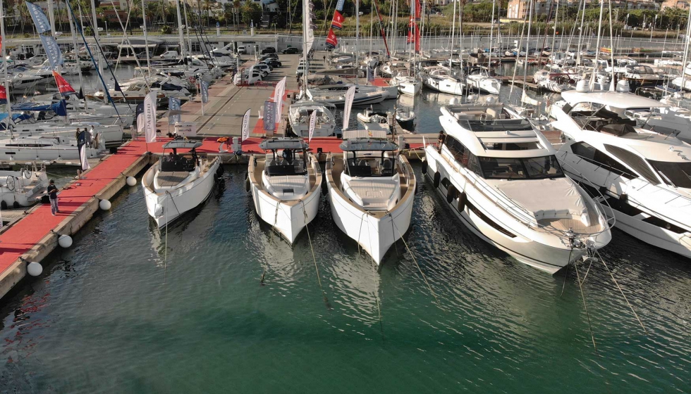 Vista aerea del espacio de las marcas representadas por Motyvel Yachts en el Port Bal�s