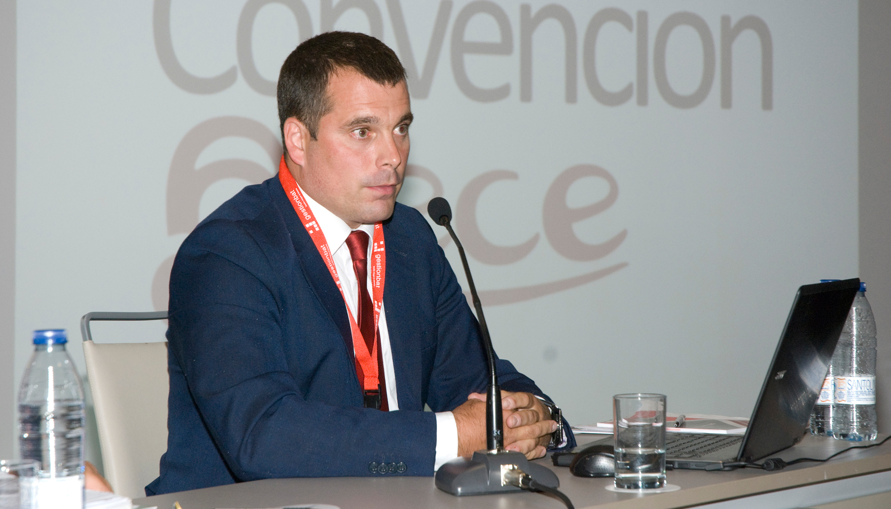 Juan Pablo Viniegra Iglesias, secretario general de AECE