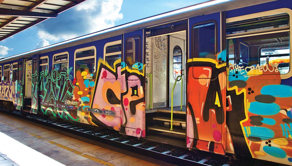 El fenmeno del graffiti se transforma de arte en vandalismo cuando se trata de transporte pblico, mobiliario urbano...