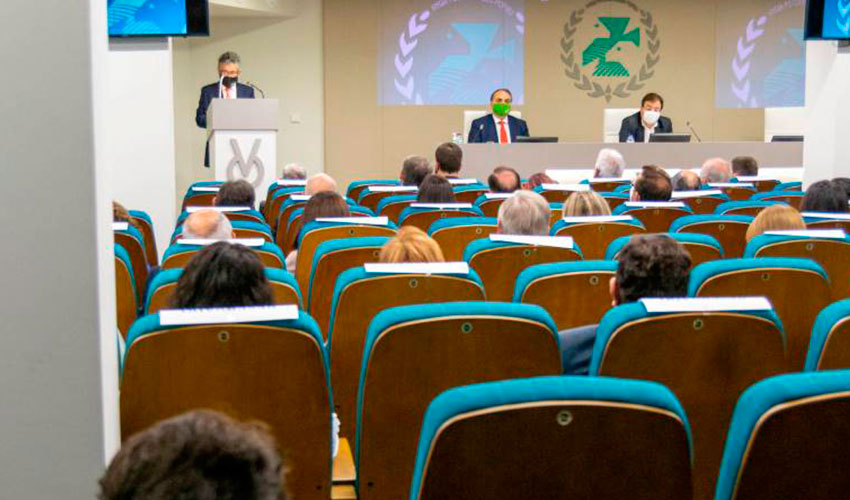 Imagen del acto en el Colegio de Veterinarios de Cceres