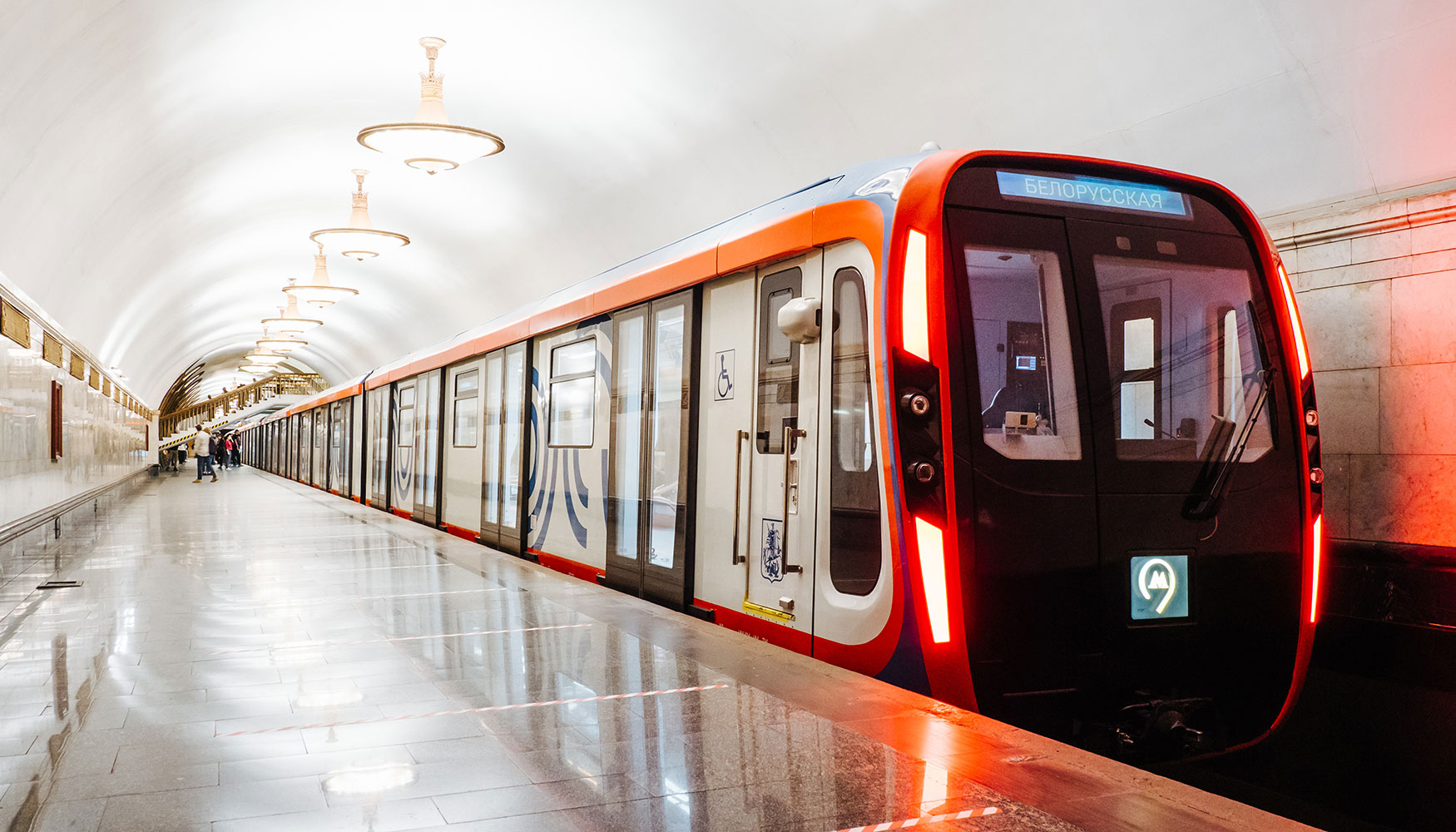 Los sistemas de bateras alimentan el primer sistema de traccin de emergencia del metro de Mosc para permitir que los trenes lleguen a la estacin...