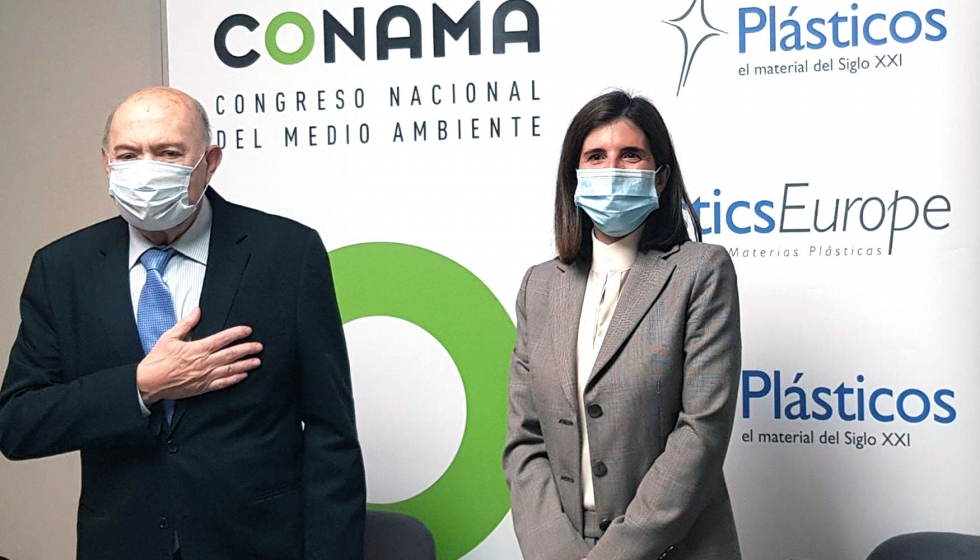 Gonzalo Echage Mendez de Vigo, presidente de la Fundacin Conama, y Alicia Martn, directora general de PlasticsEurope en la Regin Ibrica...