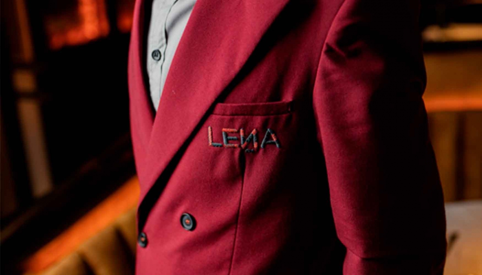 El blazer es uno de los protagonistas del nuevo uniforme de Lea. Foto: Vranded