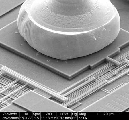 Dispositivo semiconductor. Imagen de Fei Company