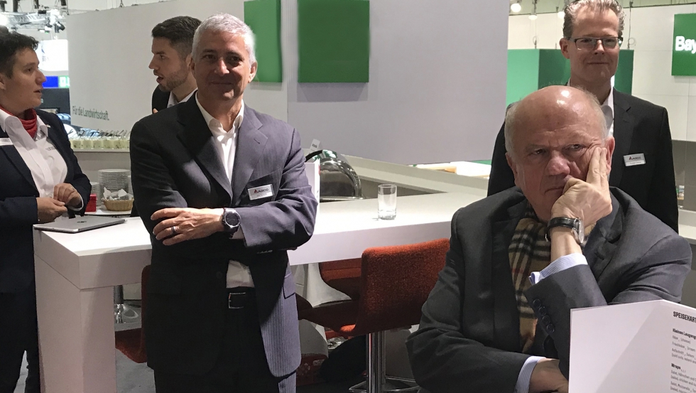 Martin Richenhagen and Eric Hansotia, in Valtra stand in Agritechnica 2019