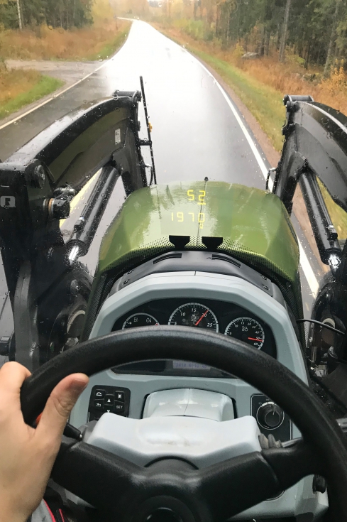 Valtra SmartGlass display, a tool for the future tractor