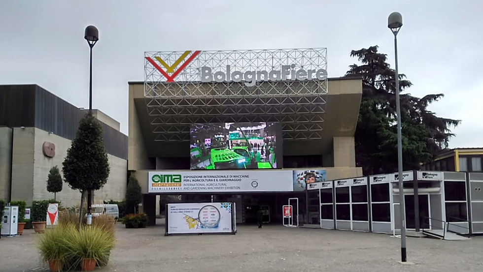 Entrada principal del recinto ferial de Bologna (Italia), escenario de EIMA