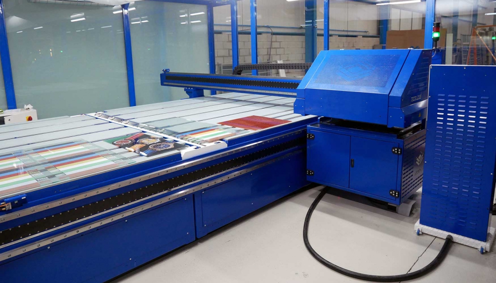 Unin Vidriera Levante cuenta con la ms avanzada maquinaria para la impresin digital sobre vidrio con tintas cermicas...