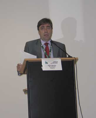 Luis Martn Guirado, presidente de BNP Paribas Real Estate en Espaa, durante su intervencin en el acto celebrado en el Sil 2009...