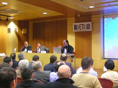 Momento de la I conferencia realizada en el Colegio de Ingenieros Tcnicos Industriales de Barcelona, con la participacin de Jos Martnez...