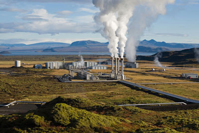 Planta geotrmica de Nesjavellir (Islandia). Esta central cubre la demanda de agua caliente del rea metropolitana del Gran Reykjavk...