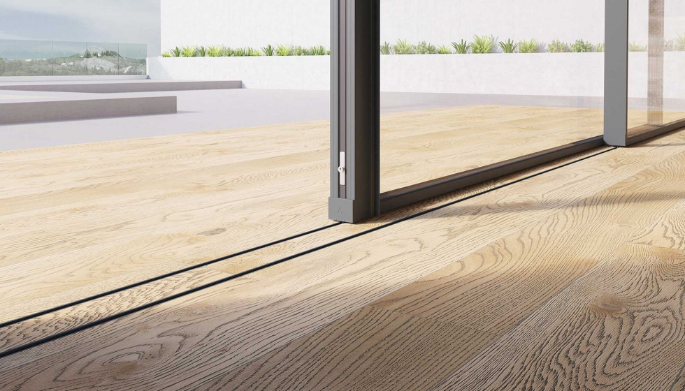 La opcin de suelo integrado de COR Vision Plus oculta el carril en el pavimento, facilitando el trnsito interior-exterior de la vivienda...
