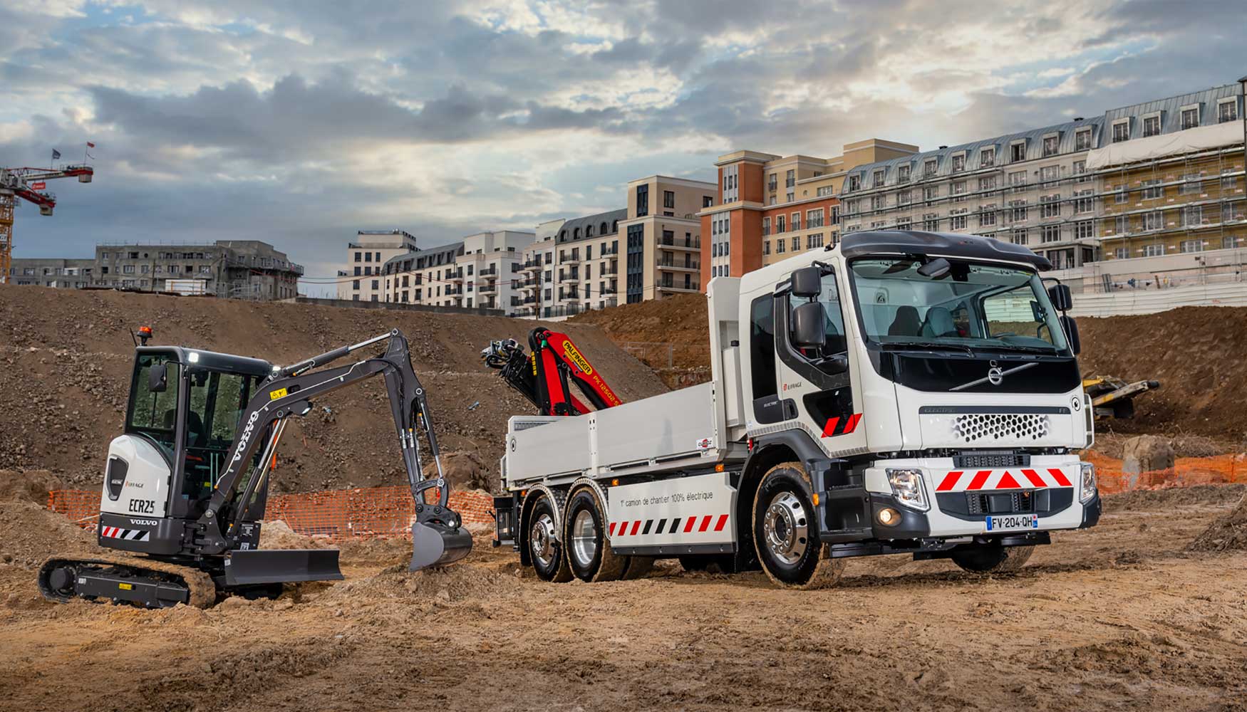 Camin y miniexcavadora elctricos Volvo adquiridos por Eiffage