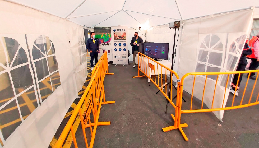 Instalacin del control de acceso y temperatura corporal en Es Moleter (Fotografa de Altaico Seguridad)