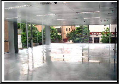 Cada oficina dispone de las �ltimas tecnolog�as en telecomunicaciones y dom�tica