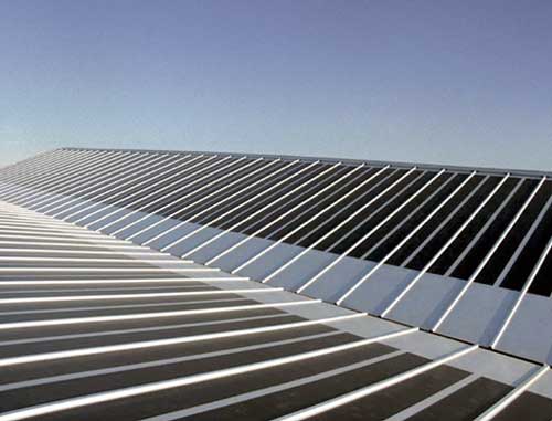 Las cubiertas ofrecen un espacio ideal para aprovechar su superficie con captadores solares fotovoltaicos