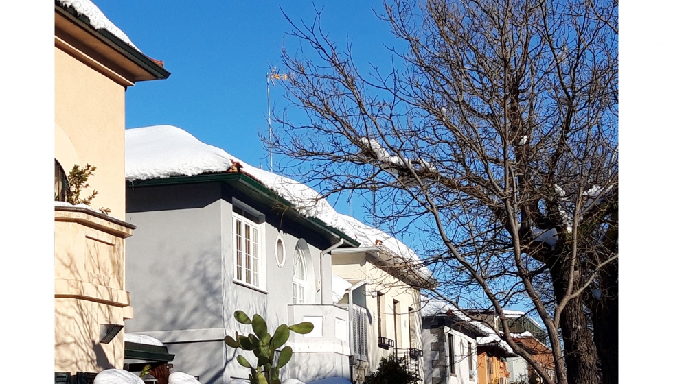 Nieve en tejados de cubierta inclinada