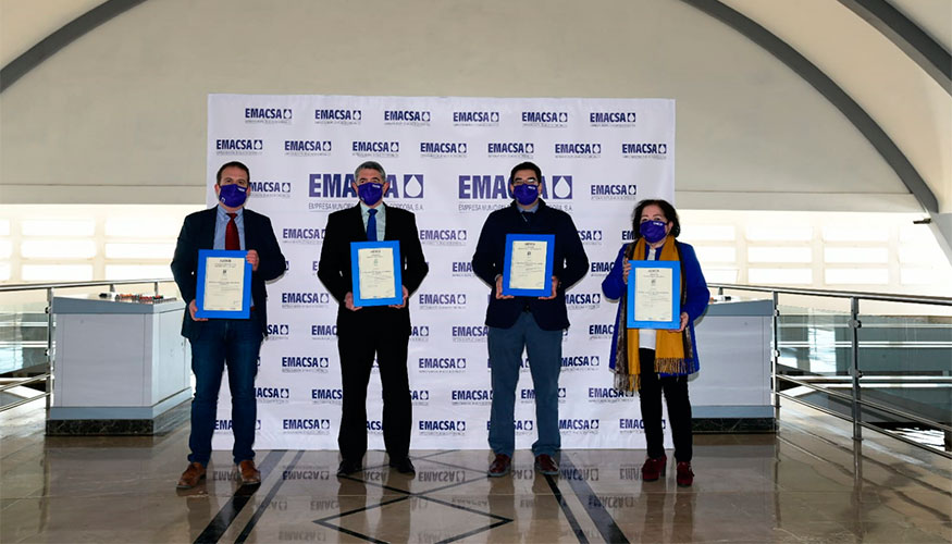 Foto de familia en la entrega de Certificados Aenor