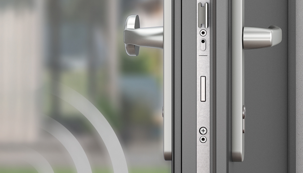 Las cerraduras Roto Safe Eneo CC facilitan la apertura y cierre motorizado de la puerta