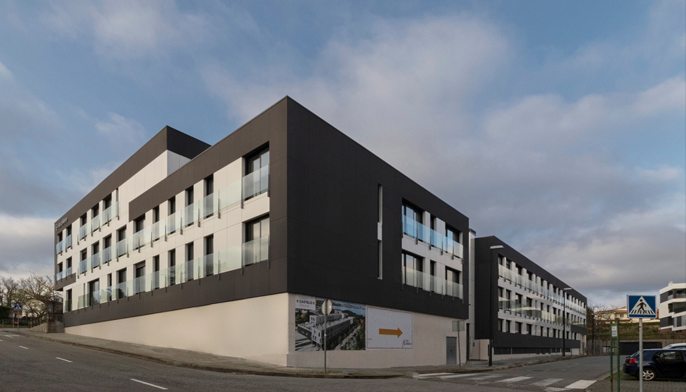 El estudio Abeijn-Fernndez, de La Corua, ha estrenado el nuevo color TE85 de esta gama en una edificacin residencial, promovida por Va Celere...