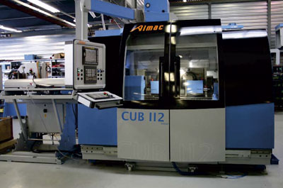 El centro de mecanizado CUB 112 se presenta como tres centros de mecanizado en una nica mquina