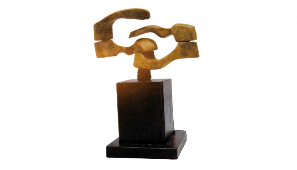 Escultura del Premio Txema Elorza