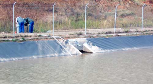 Los gestores del agua destinada al riego quienes estn haciendo un mayor esfuerzo de tecnificacin para mejorar su gestin...