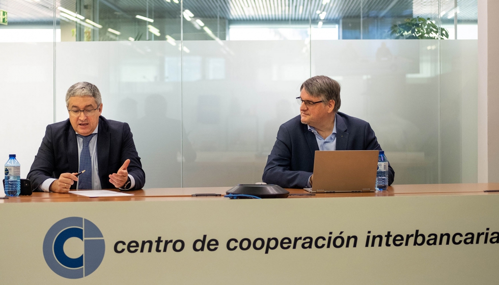 Herminio del Campo Cueva, director general del CCI y Antonio Ramos, socio y CEO de LEET Security en la sede de CCI